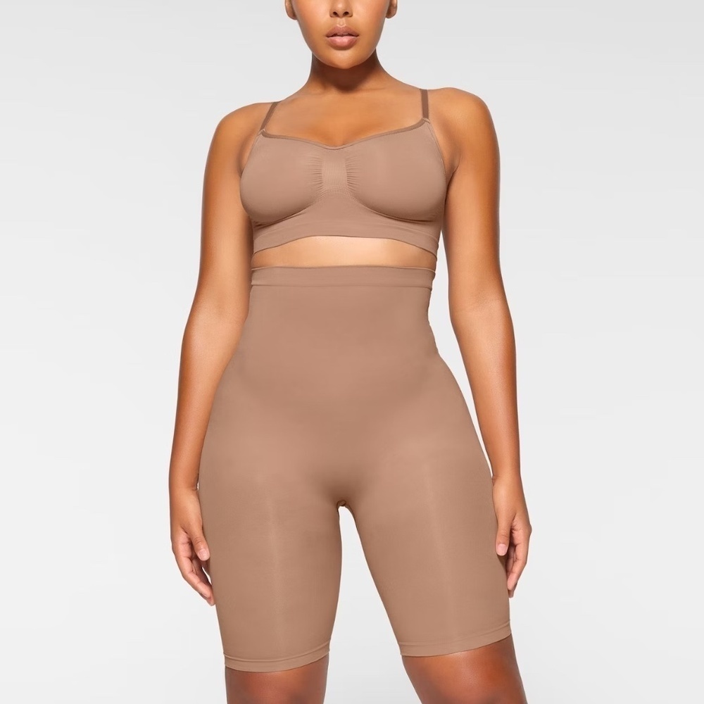 SKIMS Seamless Sculpt High Waisted Above The Knee Short Sienna